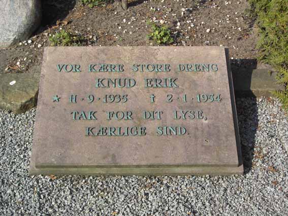 Billede af gravsten på Herning Vestre Kirkegård