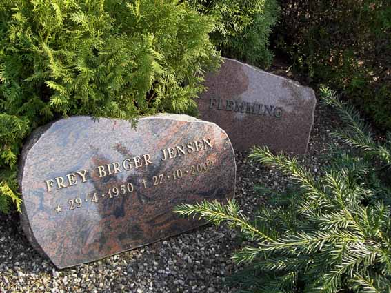 Billede af gravsten på Herning Vestre Kirkegård
