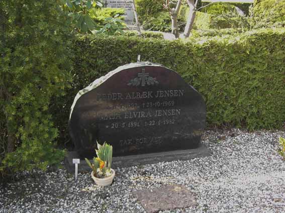 Billede af gravsten på Herning Vestre Kirkegård