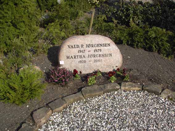 Billede af gravsten på Herning Vestre Kirkegård