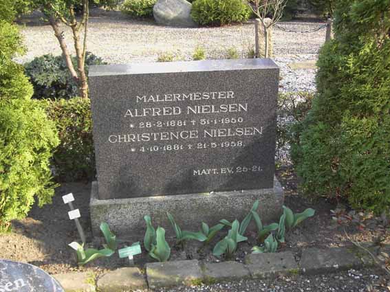 Billede af gravsten på Herning Vestre Kirkegård