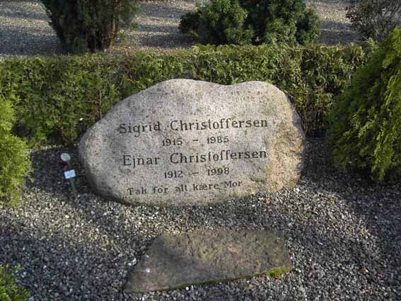 Billede af gravsten på Herning Vestre Kirkegård