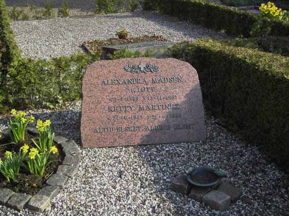 Billede af gravsten på Herning Vestre Kirkegård