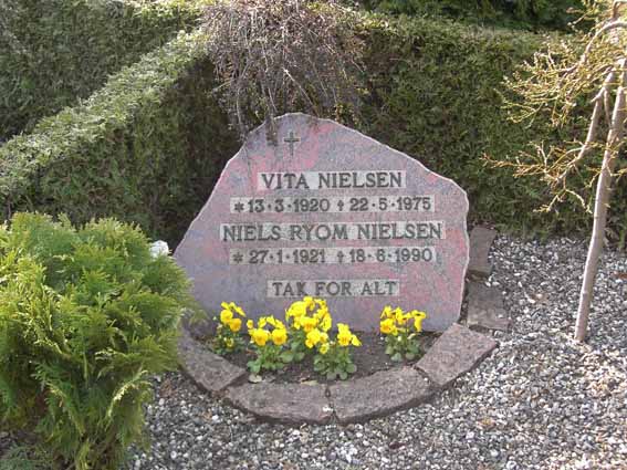 Billede af gravsten på Herning Vestre Kirkegård