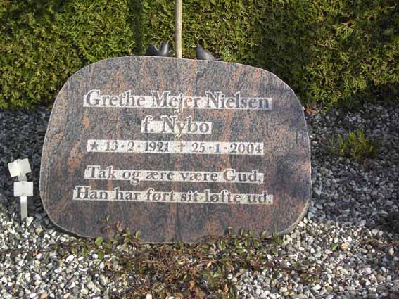 Billede af gravsten på Herning Vestre Kirkegård