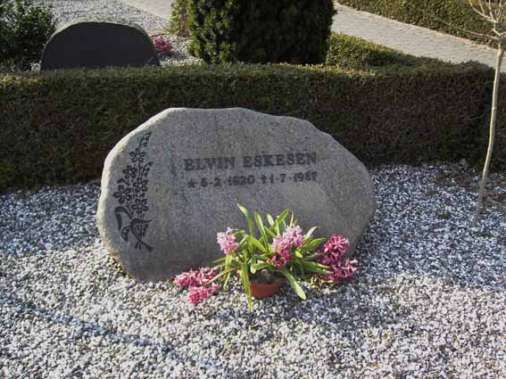 Billede af gravsten på Herning Vestre Kirkegård