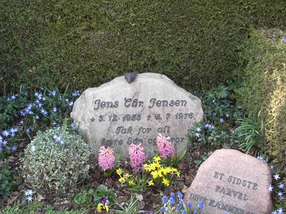 Billede af gravsten på Herning Vestre Kirkegård