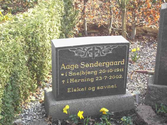 Billede af gravsten på Herning Vestre Kirkegård