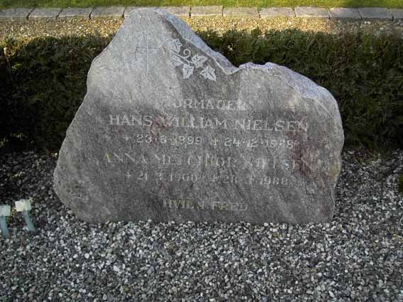 Billede af gravsten på Herning Vestre Kirkegård