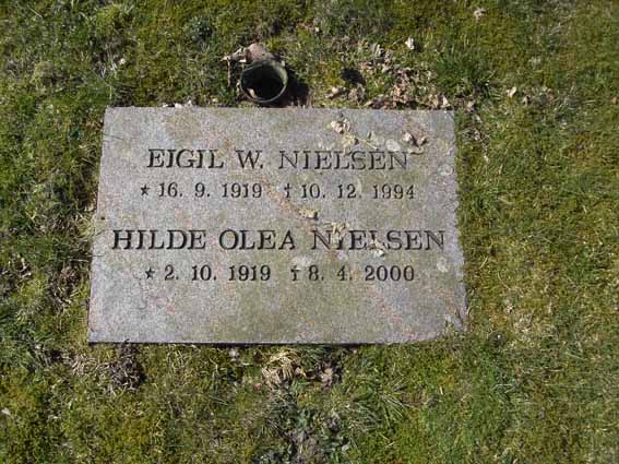 Billede af gravsten på Herning Vestre Kirkegård