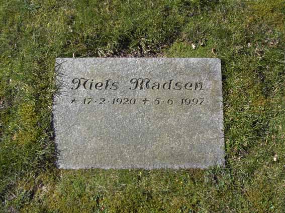 Billede af gravsten på Herning Vestre Kirkegård