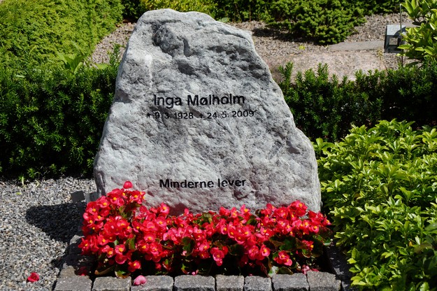 Billede af gravsten på Herning Vestre Kirkegård