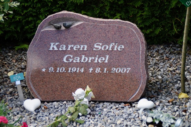 Billede af gravsten på Herning Vestre Kirkegård