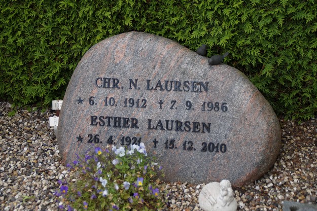 Billede af gravsten på Herning Vestre Kirkegård