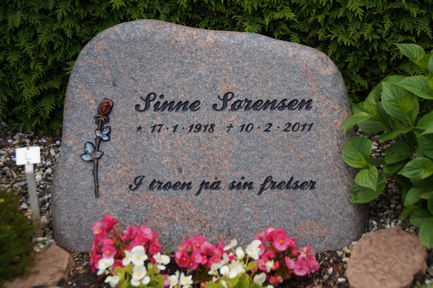 Billede af gravsten på Herning Vestre Kirkegård