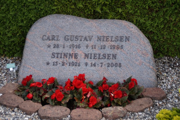 Billede af gravsten på Herning Vestre Kirkegård