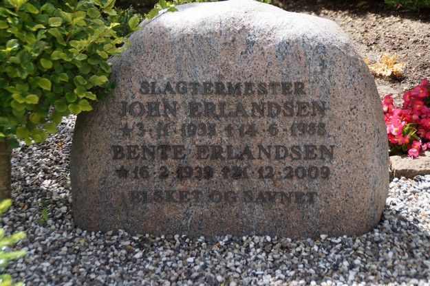 Billede af gravsten på Herning Vestre Kirkegård