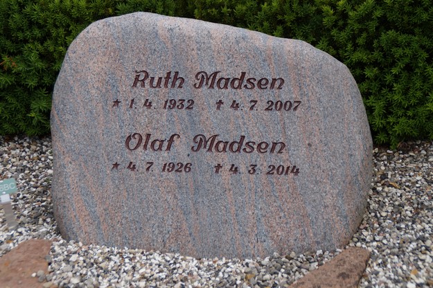 Billede af gravsten på Herning Vestre Kirkegård