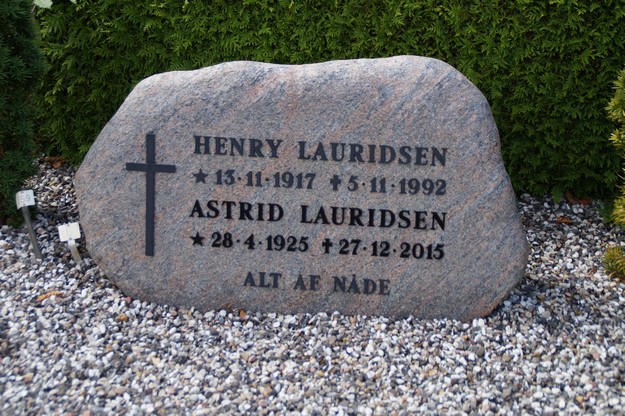 Billede af gravsten på Herning Vestre Kirkegård