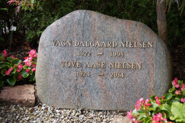 Billede af gravsten på Herning Vestre Kirkegård