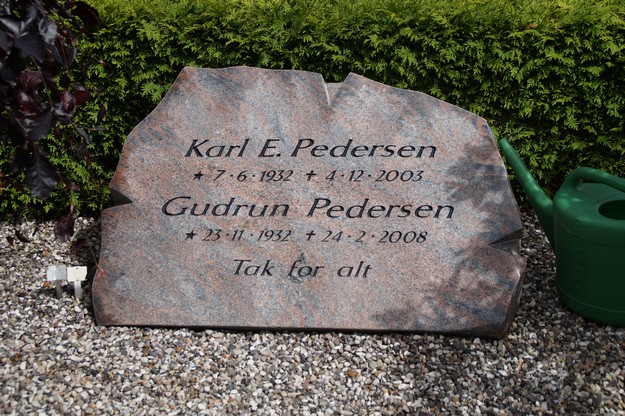 Billede af gravsten på Herning Vestre Kirkegård