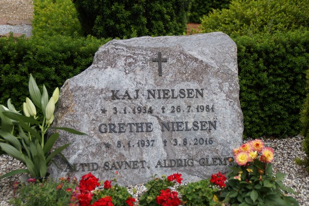 Billede af gravsten på Herning Vestre Kirkegård