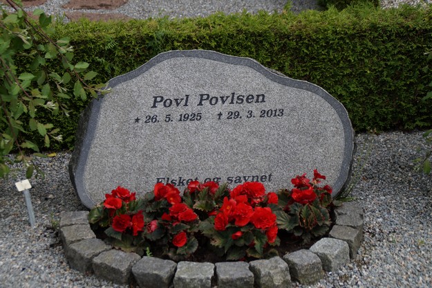 Billede af gravsten på Herning Vestre Kirkegård