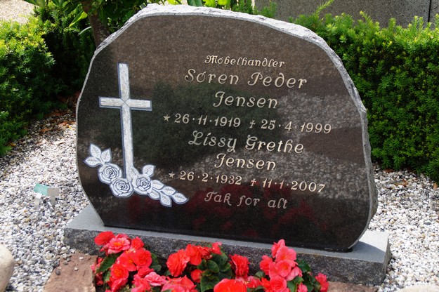 Billede af gravsten på Herning Vestre Kirkegård