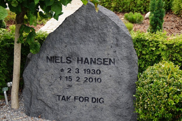 Billede af gravsten på Herning Vestre Kirkegård
