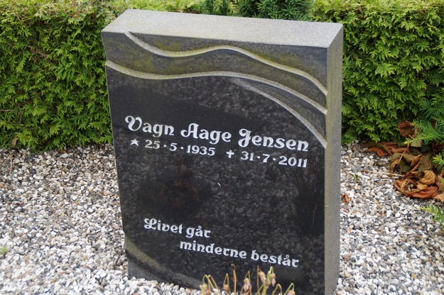 Billede af gravsten på Herning Vestre Kirkegård
