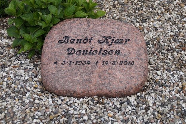 Billede af gravsten på Herning Vestre Kirkegård