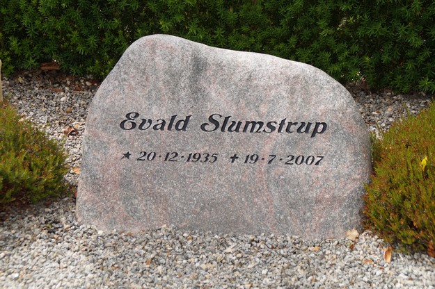 Billede af gravsten på Herning Vestre Kirkegård