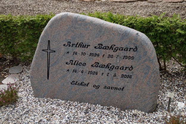 Billede af gravsten på Herning Vestre Kirkegård