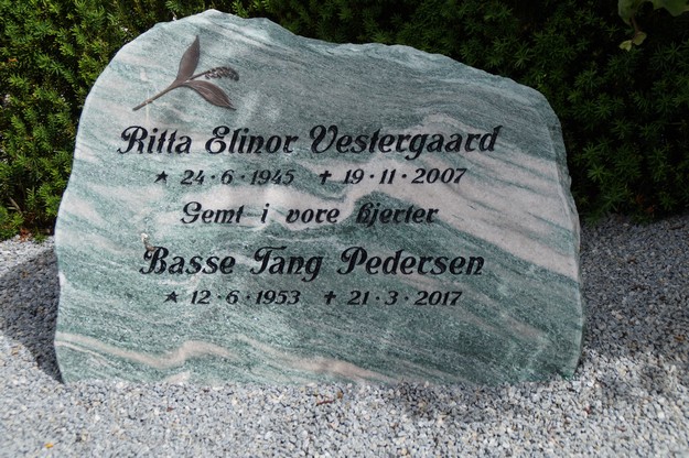 Billede af gravsten på Herning Vestre Kirkegård