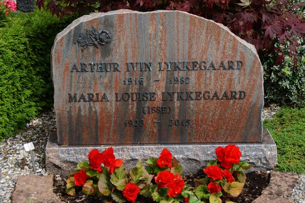 Billede af gravsten på Herning Vestre Kirkegård
