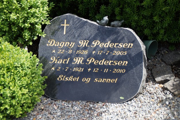 Billede af gravsten på Herning Vestre Kirkegård