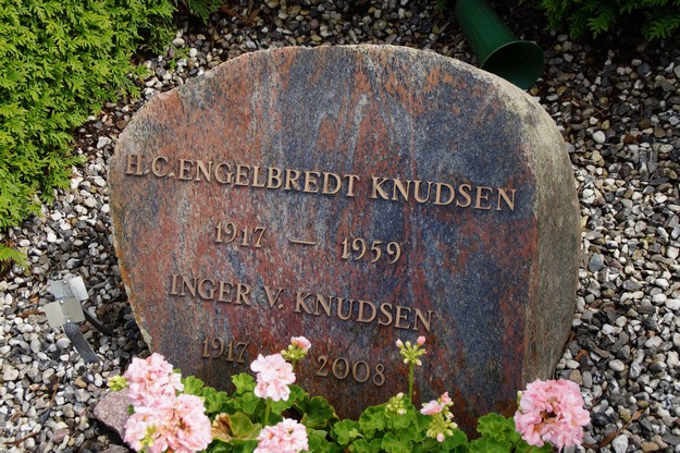 Billede af gravsten på Herning Vestre Kirkegård