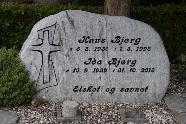 Billede af gravsten på Herning Vestre Kirkegård