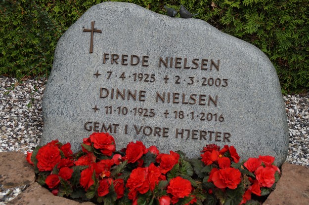 Billede af gravsten på Herning Vestre Kirkegård