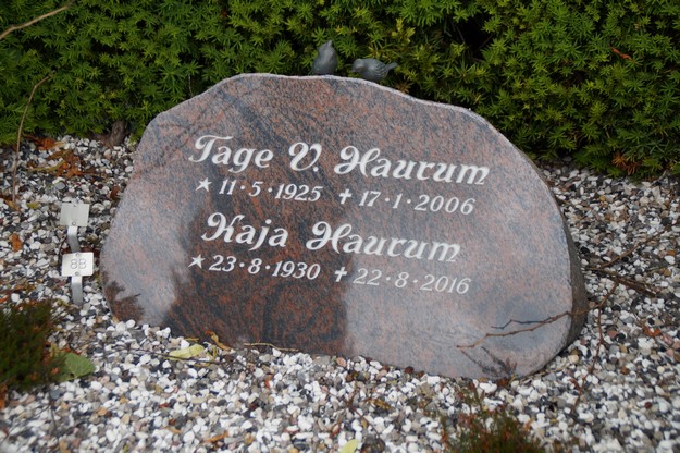 Billede af gravsten på Herning Vestre Kirkegård
