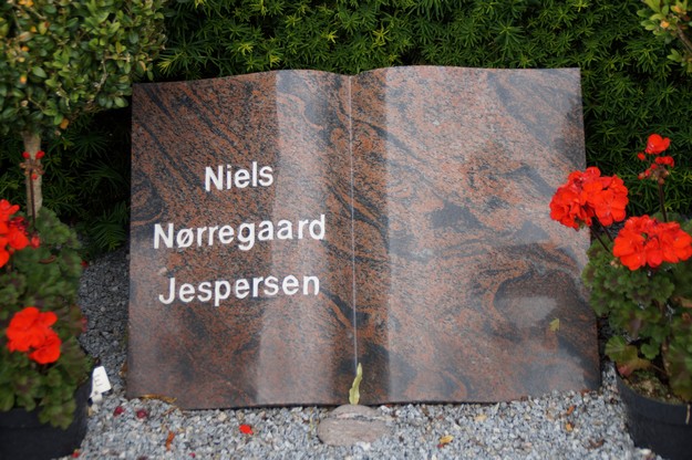 Billede af gravsten på Herning Vestre Kirkegård