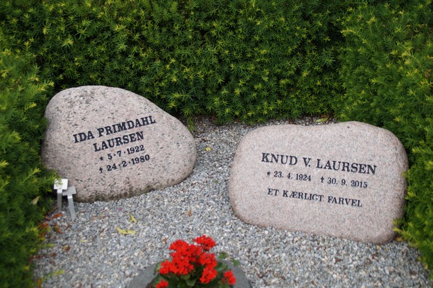 Billede af gravsten på Herning Vestre Kirkegård