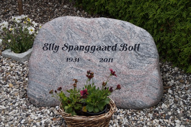 Billede af gravsten på Herning Vestre Kirkegård