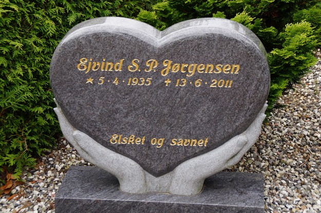 Billede af gravsten på Herning Vestre Kirkegård