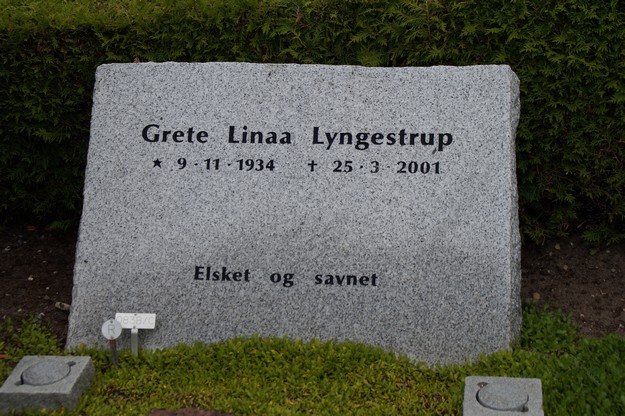 Billede af gravsten på Herning Vestre Kirkegård