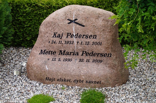 Billede af gravsten på Herning Vestre Kirkegård