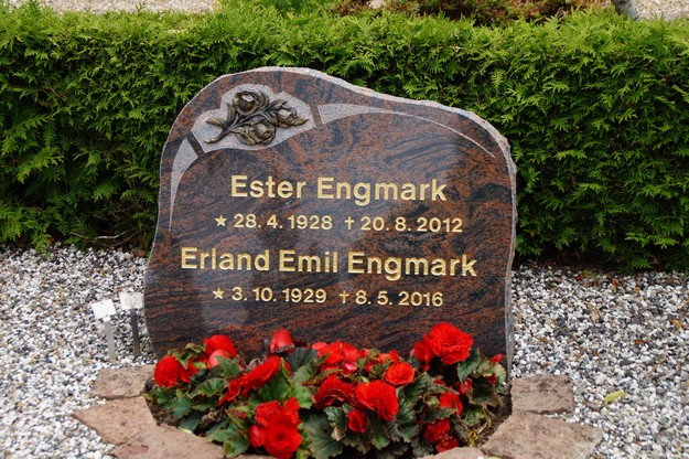 Billede af gravsten på Herning Vestre Kirkegård