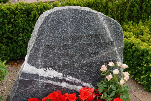 Billede af gravsten på Herning Vestre Kirkegård