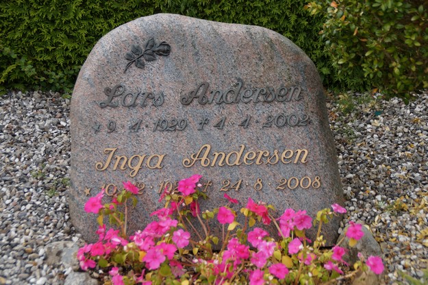 Billede af gravsten på Herning Vestre Kirkegård