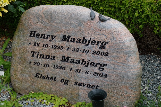 Billede af gravsten på Herning Vestre Kirkegård